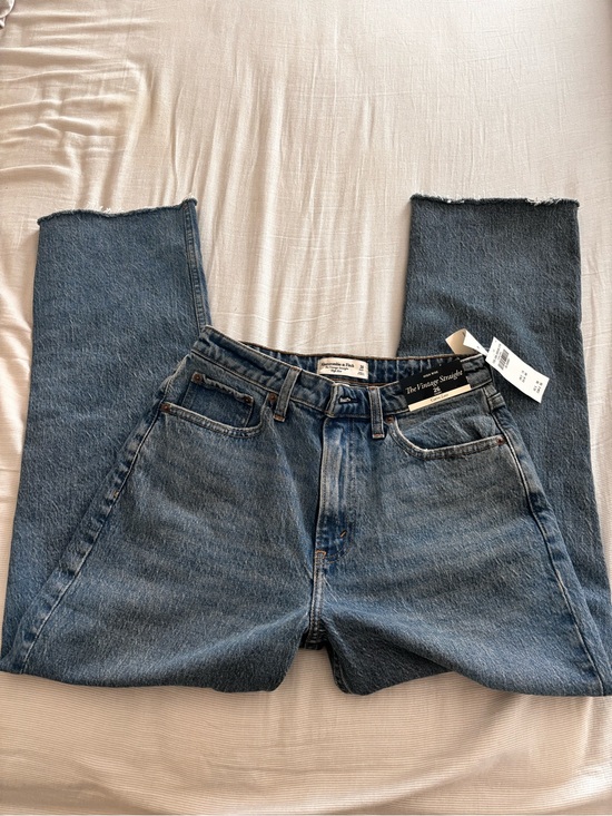 Abercrombie & Fitch Denim - Abercrombie and Fitch 26S Vintage Straight High-Rise Jeans in Medium Blue Denim
